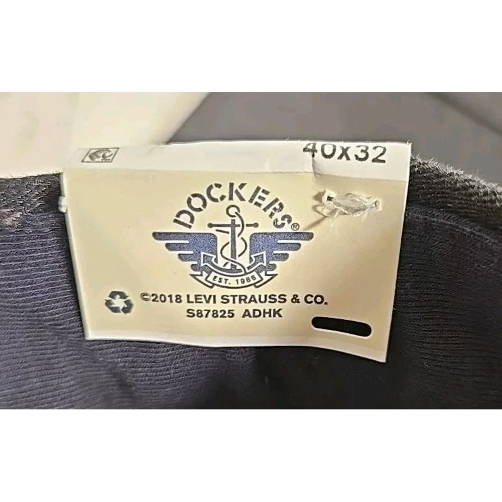DOCKERS Pants 40x32 Dark Gray Comfort Khaki Pleated Relaxed Fit Stretch Mens NEW